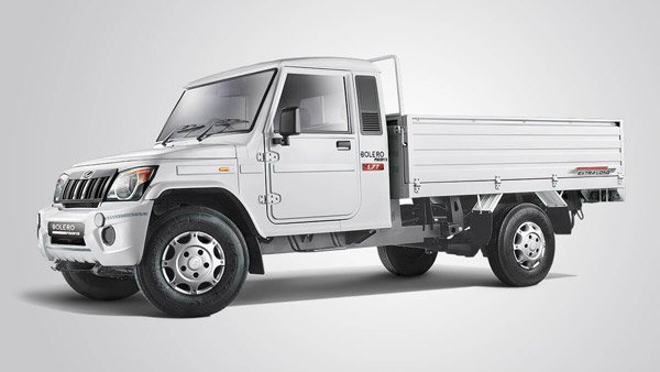 మొబైల్ లైబ్రరీగా మహీంద్రా బొలెరో పిక్-అప్ ట్రక్