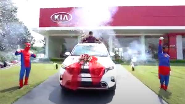 కొత్త స్టైల్లో సోనెట్ ఎస్యూవీని డెలివరీ చేసినా కియా మోటార్స్.. ఎలాగో తెలుసా ?