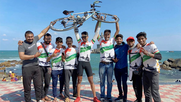 సైకిల్పై కాశ్మీర్ నుంచి 8 రోజుల్లో కన్యాకుమారి చేరుకున్న 17 యువకుడు, ఇతడే