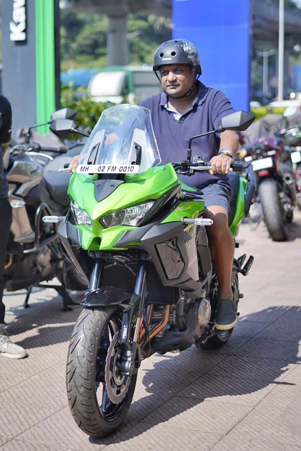 కవాసకి వెర్సిస్ 1000 బైక్ సొంతం చేసుకున్న బాలీవుడ్ డైరెక్టర్ ; ఎవరో తెలుసా?