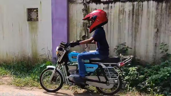 కేరళ యువకుడు తయారుచేసిన యమహా RX 100 మినీ మోడల్.. మీరు చూసారా..!