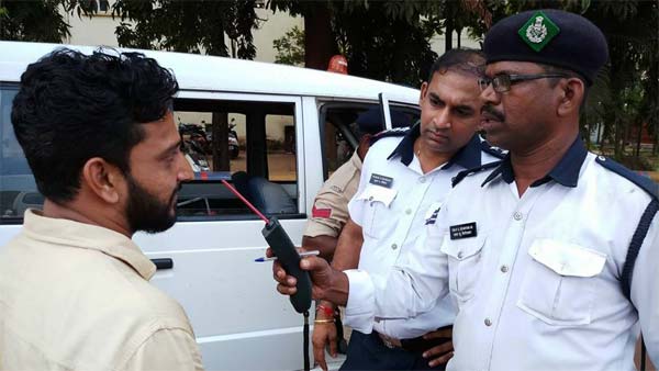 రెండు గంటల్లోనే రూ.29.5 లక్షల జరిమానాలు, పోలీసుల రికార్డ్
