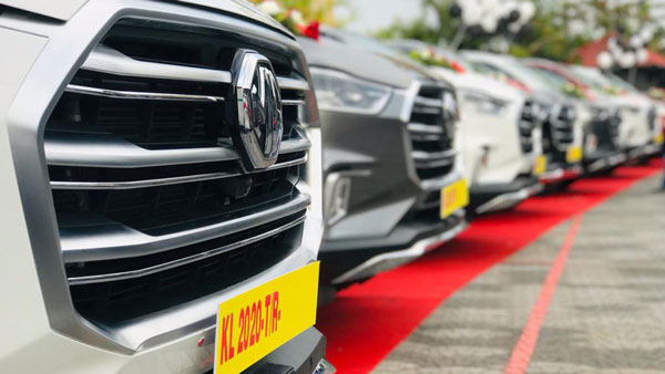 ఒకే రోజు ఏడు గ్లోస్టర్ ఎస్యూవీలను డెలివరీ చేసిన ఎంజి మోటార్ ; ఎక్కడో తెలుసా ?