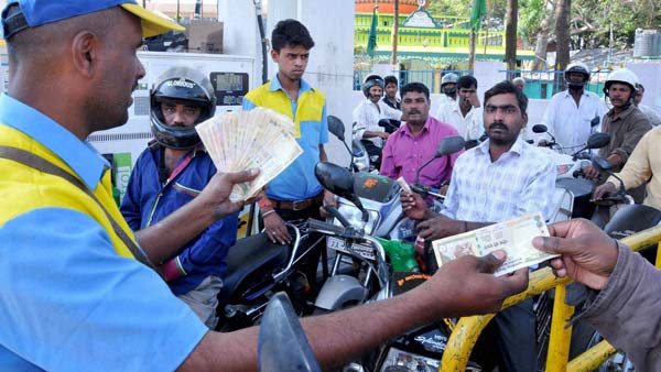 రెండేళ్ల గరిష్టానికి పెరిగిన పెట్రోల్ ధర; లీటర్ ధర రూ.90