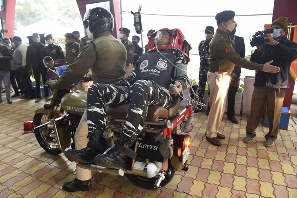 సైనికుల కోసం బుల్లెట్ బైక్లనే మొబైల్ అంబులెన్స్లుగా మార్చేశారు..