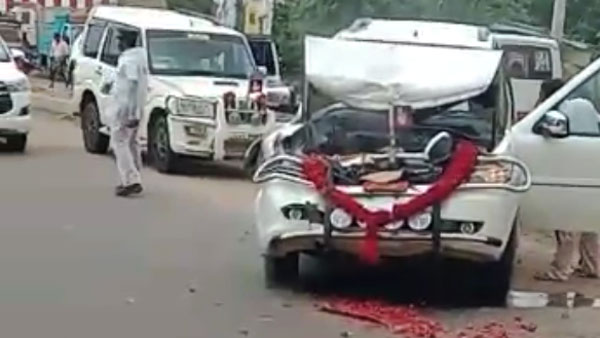 ప్రమాదంలో చిక్కుకున్న పళనిస్వామి కాన్వాయ్లోని కార్.. ఈ ప్రమాదం ఎలా జరిగింది వీడియో చూడండి ?