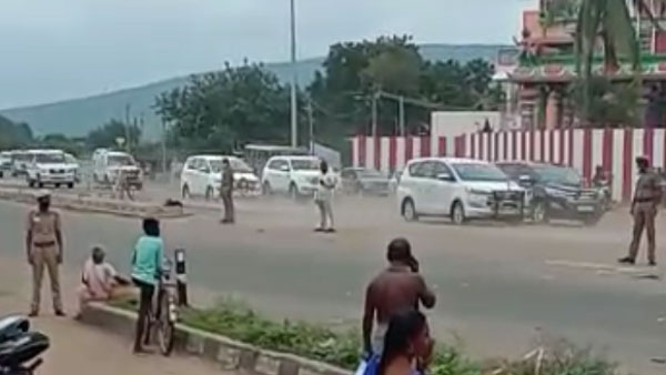 ప్రమాదంలో చిక్కుకున్న పళనిస్వామి కాన్వాయ్లోని కార్.. ఈ ప్రమాదం ఎలా జరిగింది వీడియో చూడండి ?