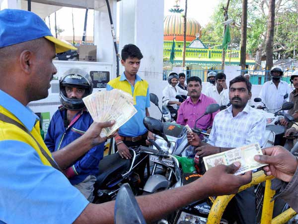 భారీగా పెరిగిన పెట్రోల్, డీజిల్ ధరలు.. ఈ రోజు పెట్రోల్ ధర ఎంతంటే?