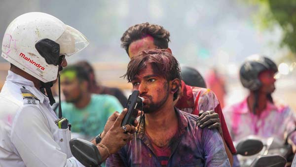 భారీగా తగ్గిపోయిన డ్రంక్ అండ్ డ్రైవ్ కేసులు.. అసలు కారణం ఇదే..