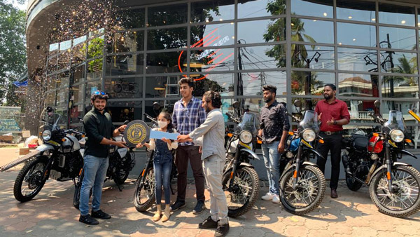 ఒక్క రోజులో 100 రాయల్ ఎన్ఫీల్డ్ హిమాలయన్ డెలివరీ