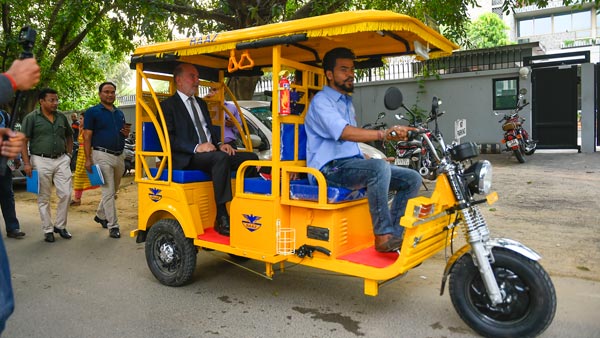 ఈ రిక్షా కొనుగోలుదారులకు షాక్ ఇచ్చిన సుప్రీమ్ కోర్టు