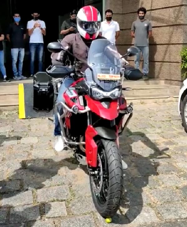 ట్రయంఫ్ టైగర్ 900 బైక్ సొంతం చేసుకున్న మలయాళీ స్టార్