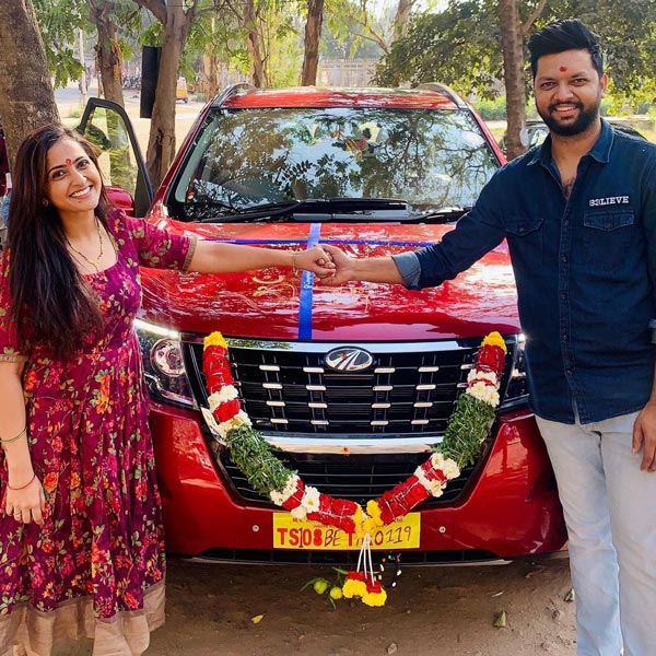భర్తకు 16 లక్షల కారు గిఫ్ట్గా ఇచ్చిన తెలుగు యాంకర్ లాస్య
