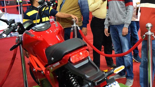 ఓకినావా ఓకి100 ఎలక్ట్రిక్ బైక్ టీజర్ లాంచ్; సైలెంట్ బీస్ట్ అంటూ..