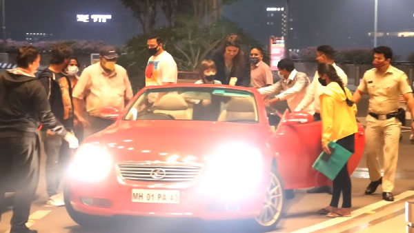 అరుదైన లగ్జరీ కార్లో కనిపించిన బాలీవుడ్ బాద్షా- షారుఖ్ ఖాన్