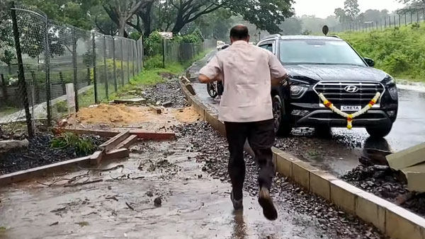తండ్రికి నచ్చినదానిని సర్ప్రైజ్ గిఫ్ట్గా ఇచ్చిన కొడుకు.. ఆ గిఫ్ట్ ఏంటో చూసారా..!