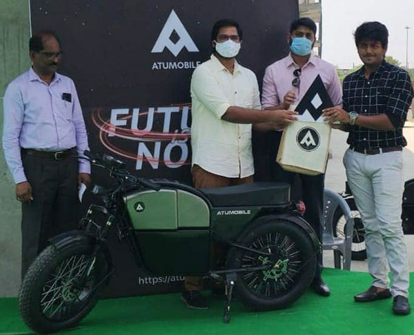 డ్రైవింగ్ లైసెన్స్ అవసరం లేని ఎలక్ట్రిక్ బైక్ డెలివరీ షురూ చేసిన ఆటమ్మొబైల్; వివరాలు