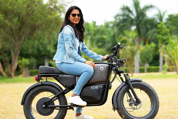 డ్రైవింగ్ లైసెన్స్ అవసరం లేని ఎలక్ట్రిక్ బైక్ డెలివరీ షురూ చేసిన ఆటమ్మొబైల్; వివరాలు