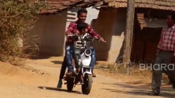 విలేజ్లో తయారైన ఈ ఎలక్ట్రిక్ బైక్ ధర చాలా చీప్ గురూ..