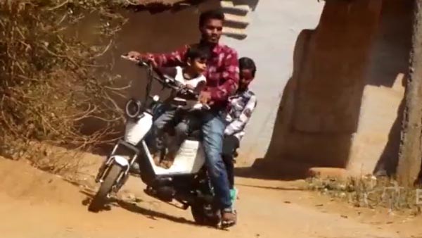 విలేజ్లో తయారైన ఈ ఎలక్ట్రిక్ బైక్ ధర చాలా చీప్ గురూ..