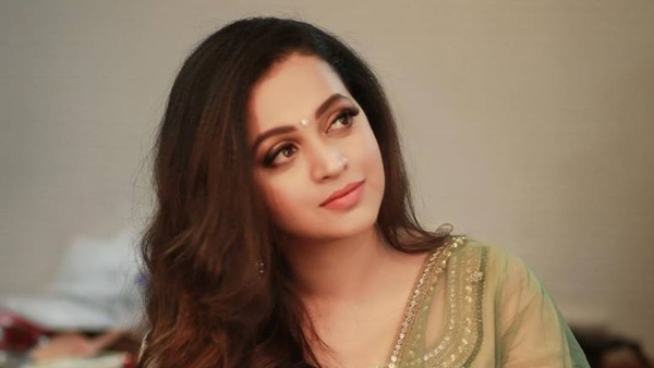 మెర్సిడెస్ బెంజ్ లగ్జరీ కార్ కొనుగోలు చేసిన సినీ నటి భావన