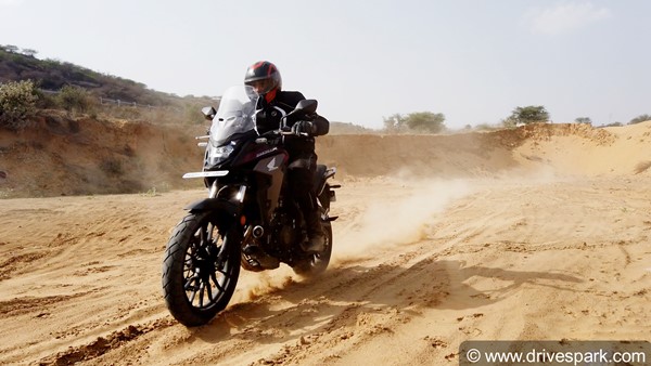 హోండా CB500X ఫస్ట్ రైడ్ రివ్యూ ; ఫీచర్స్, పర్ఫామెన్స్ & పూర్తి వివరాలు