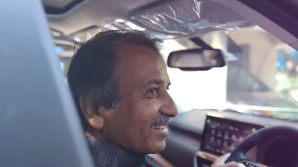 తండ్రి పుట్టిన రోజు కానుకగా తనయుడు ఇచ్చిన సర్ప్రైజ్ గిఫ్ట్!