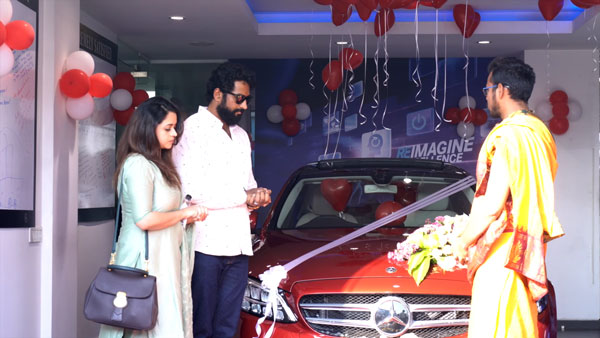 మెర్సిడెస్ బెంజ్ లగ్జరీ కార్ కొనుగోలు చేసిన సినీ నటి భావన