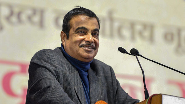 పెట్రోల్, డీజిల్ కార్ల ధరకే ఎలక్ట్రిక్ కార్లు, ధరలు దిగొస్తాయ్ అంటున్న మంత్రి!