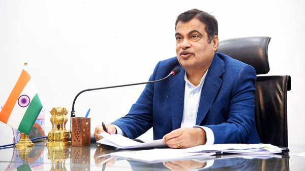 పెట్రోల్, డీజిల్ కార్ల ధరకే ఎలక్ట్రిక్ కార్లు, ధరలు దిగొస్తాయ్ అంటున్న మంత్రి!