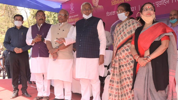 ఒకేసారి 12 ఎలక్ట్రిక్ బస్సులను ప్రారంభించిన బీహార్ గవర్నమెంట్.. కారణం ఏంటో తెలుసా..!