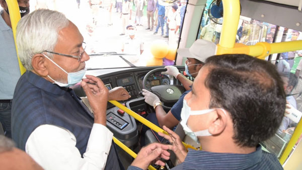 ఒకేసారి 12 ఎలక్ట్రిక్ బస్సులను ప్రారంభించిన బీహార్ గవర్నమెంట్.. కారణం ఏంటో తెలుసా..!