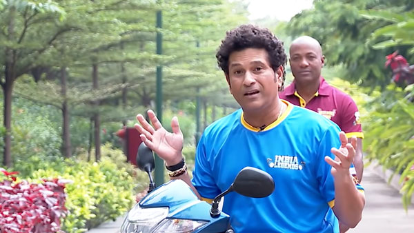 లారా రా బండెక్కు, అవును నీ హెల్మెట్ ఏది?: సచిన్ టెండూల్కర్