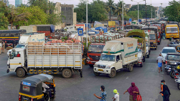 వాహనాలకు స్పీడ్ లిమిట్ తప్పనిసరి; హైకోర్టు ఆదేశం
