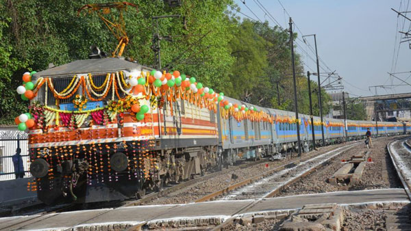 మళ్ళీ పట్టాలెక్కిన ‘గాతిమాన్ ఎక్స్ప్రెస్’.. టైమింగ్ & ఫుల్ డీటైల్స్