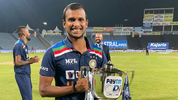 గిఫ్ట్గా పొందిన కారుని గురువుకి గిఫ్ట్గా ఇచ్చిన ఇండియన్ క్రికెటర్, ఎవరో తెలుసా?
