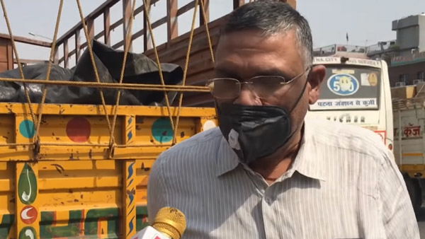 కరోనా వేళ అందరికోసం 'ఆక్సిజన్ మ్యాన్గా' మారిన వ్యక్తి.. ఎక్కడంటే?