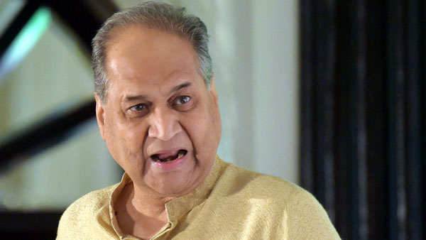 బజాజ్ ఆటో చైర్మన్ పదవికి రాజీనామా చేసిన రాహుల్ బజాజ్.. ఎందుకంటే?
