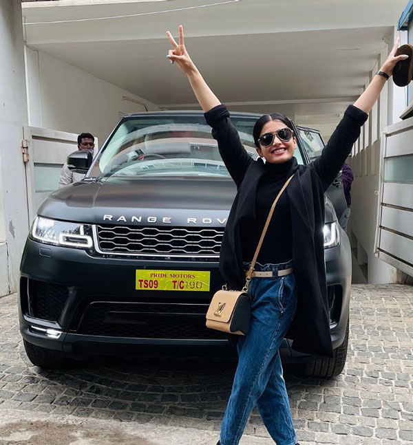 రష్మిక మందన్న కార్స్ ఎప్పుడైనా చూసారా.. అయితే ఇది చూడండి