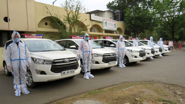 కరోనా ఎఫెక్ట్; అంబులన్సులుగా మారిన పోలీస్ వాహనాలు