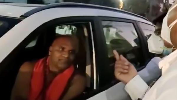 స్వామీజీని తాకిన పేస్ మాస్క్ ఎఫెక్ట్.. ఎలా అనుకుంటున్నారా?