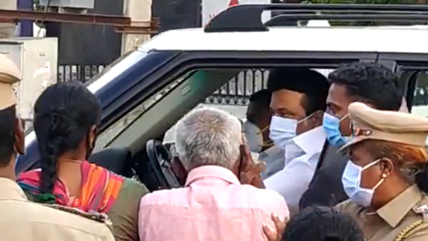 రోడ్డుపై అకస్మాత్తుగా కాన్వాయ్ ఆపిన తమిళనాడు సీఎం.. తరువాత ఏం జరిగిందంటే?