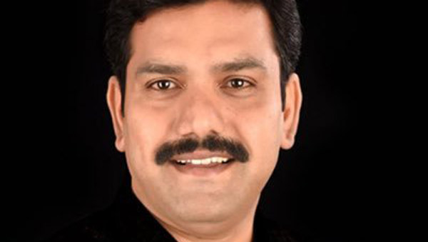 లాక్డౌన్ రూల్స్ గాలికొదిలేసిన ముఖ్యమంత్రి కొడుకు.. ఎవరో తెలుసా..?