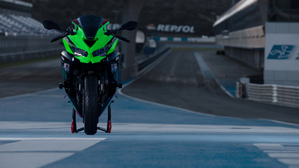 2021 కవాసకి నింజా ZX-25R స్పోర్ట్స్ బైక్, ఇప్పుడు కొత్త కలర్ ఆప్సన్స్లో కూడా..
