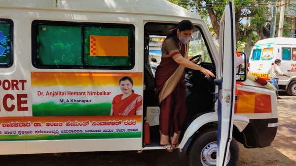 అంబులెన్స్ డ్రైవర్గా మారిన కాంగ్రెస్ ఎమ్మెల్యే.. ఎక్కడో తెలుసా?