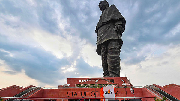 ఉక్కు మనిషికి వద్దకు ఈవీలకు మాత్రమే ఎంట్రీ; పెట్రోల్, డీజిల్ వాహనాలకు నో ఎంట్రీ!