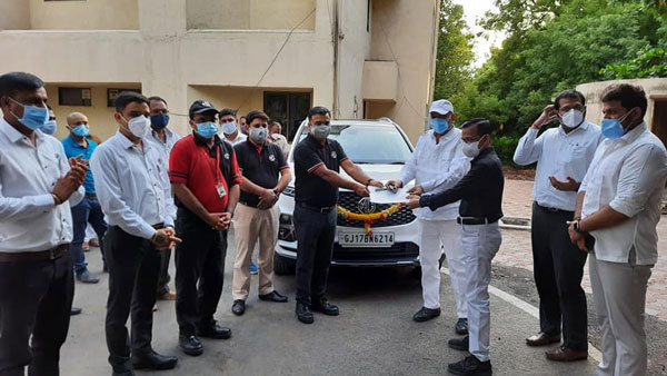 కోవిడ్-19 మొబైల్ టెస్టింగ్ యూనిట్గా మారిన ఎమ్జి హెక్టర్ ప్లస్ ఎస్యూవీ
