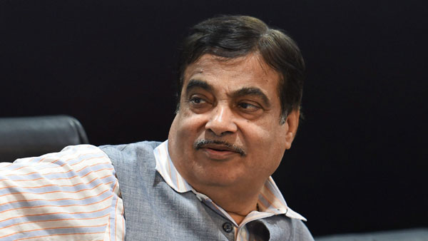 రోడ్డు ప్రమాదాల సంఖ్య 2024 నాటికి 50% తగ్గుతుంది; నితిన్ గడ్కరీ