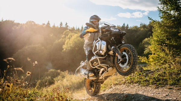 భారత్లో విడుదలైన BMW R 1250 GS & R 1250 GS అడ్వెంచర్ బైక్స్; ధర & వివరాలు