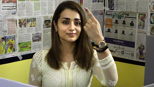 సైకిల్ కొన్న నటి త్రిష.. కారణం అదే అంటున్న నెటిజన్స్